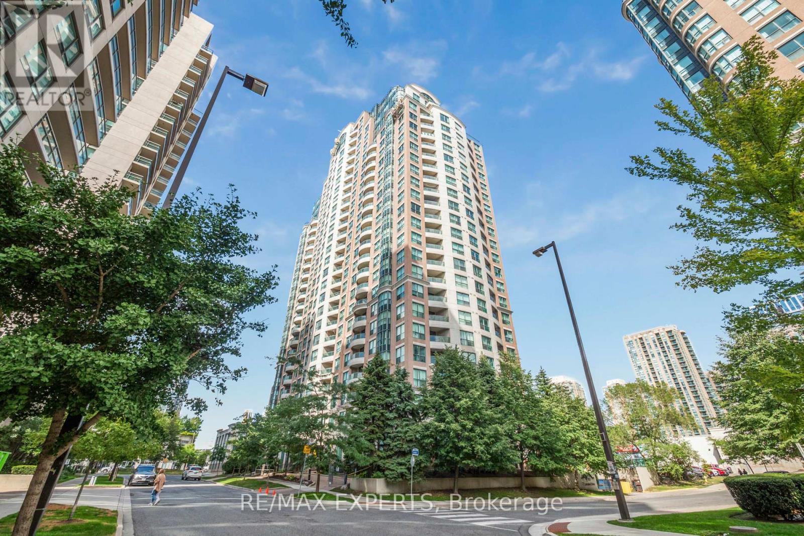 UPH-06 - 7 LORRAINE DRIVE, Toronto, Ontario