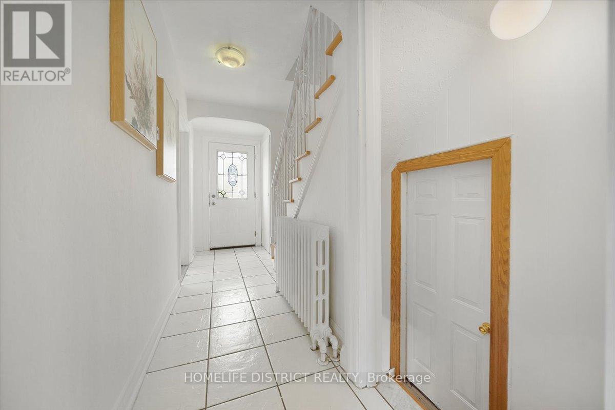 2055 Eglinton Avenue W, Toronto, Ontario  M6E 2K4 - Photo 6 - W12370351