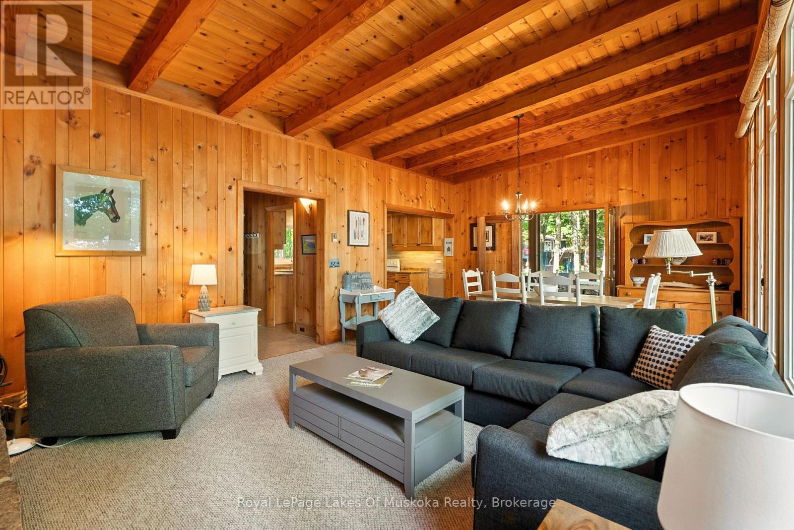 1053 Robson Lane, Lake Of Bays, Ontario  P0A 1H0 - Photo 12 - X12371838