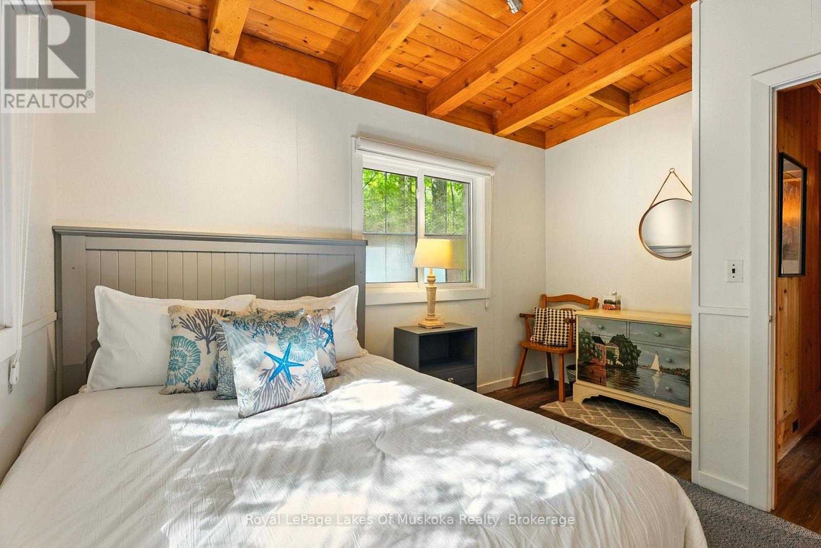 1053 Robson Lane, Lake Of Bays, Ontario  P0A 1H0 - Photo 23 - X12371838