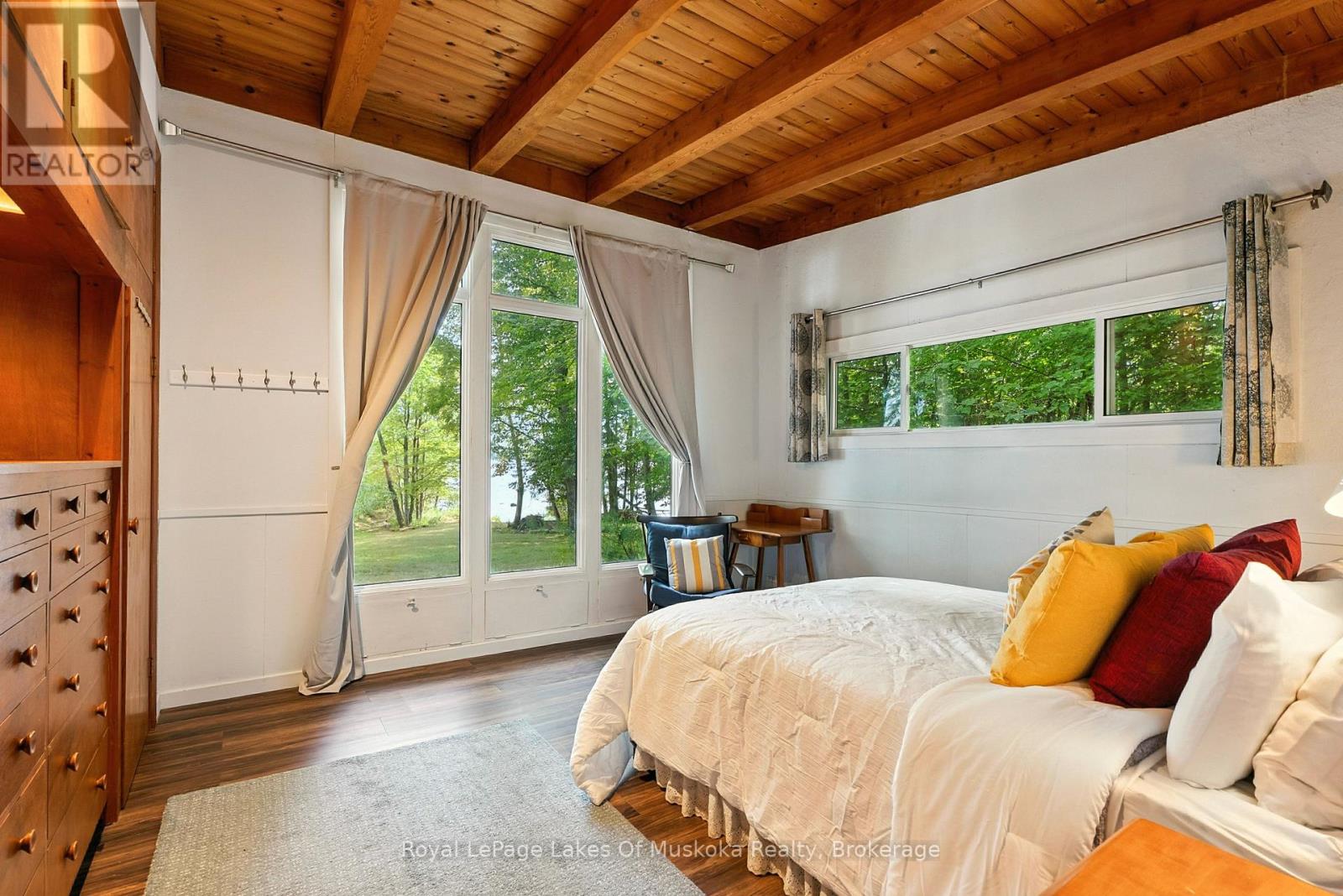 1053 Robson Lane, Lake Of Bays, Ontario  P0A 1H0 - Photo 27 - X12371838