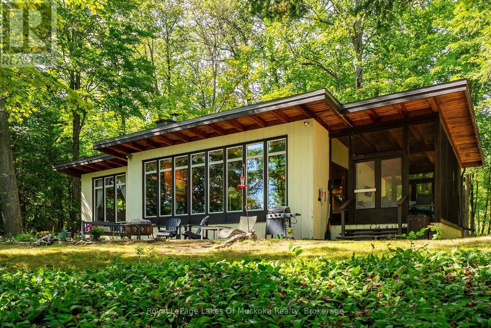 1053 Robson Lane, Lake Of Bays, Ontario  P0A 1H0 - Photo 9 - X12371838