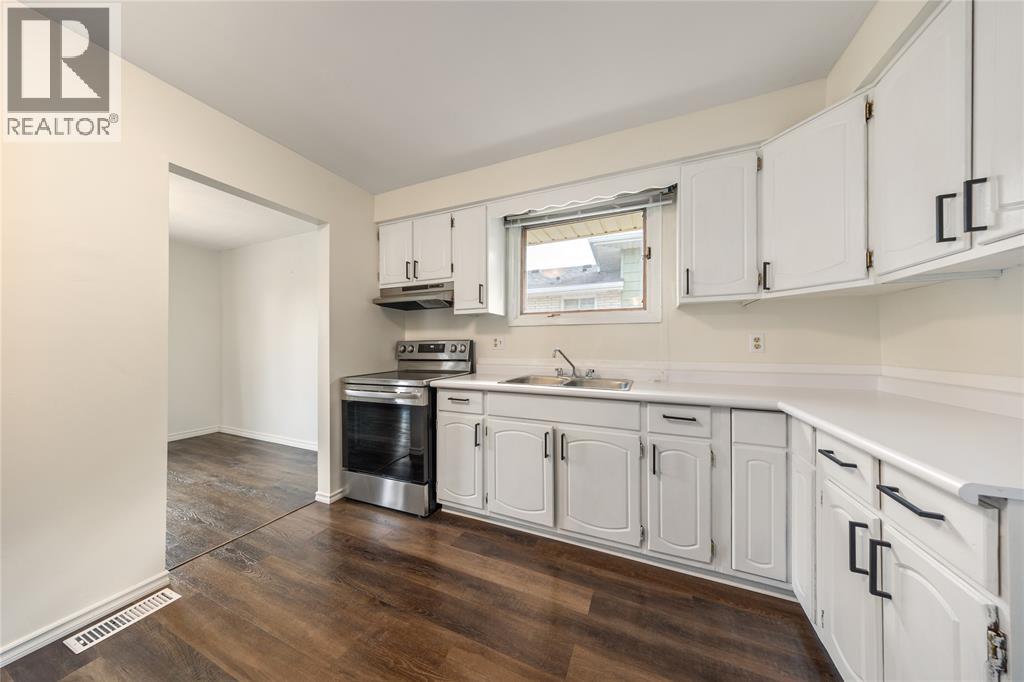 1025 Frost Avenue, Sarnia, Ontario  N7S 4G6 - Photo 8 - 25021883