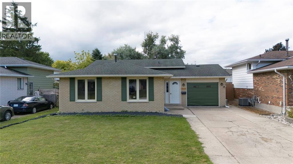 1025 FROST AVENUE, Sarnia, Ontario