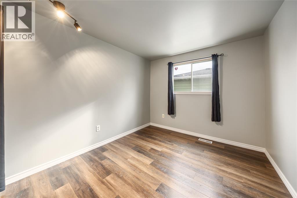 1025 Frost Avenue, Sarnia, Ontario  N7S 4G6 - Photo 11 - 25021883