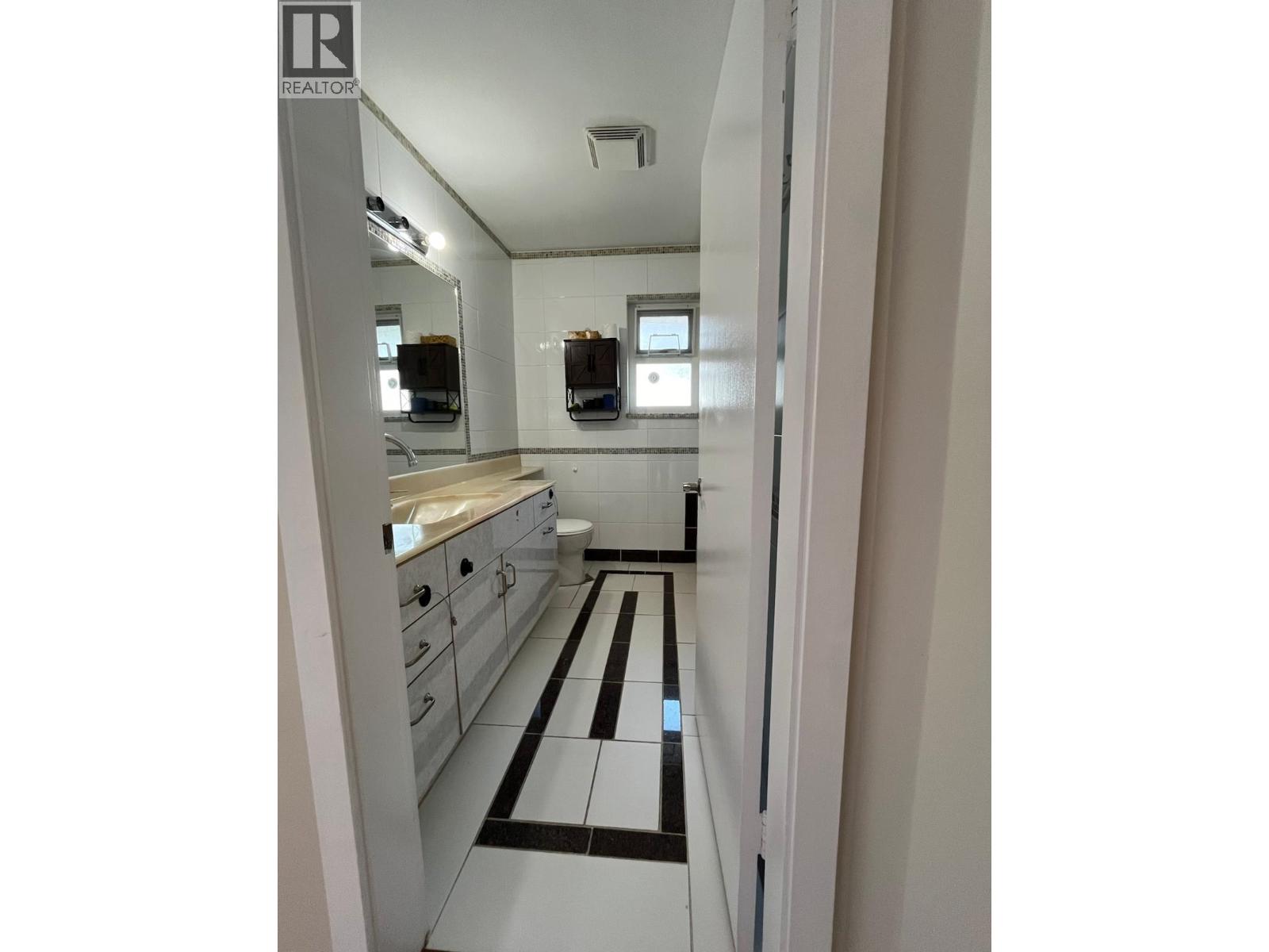 8391 11th Avenue, Burnaby, British Columbia  V3N 2P5 - Photo 9 - R3036154