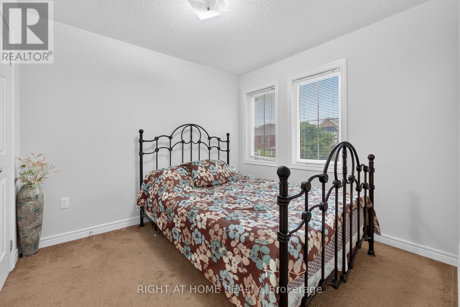 147 Betony Drive, Richmond Hill, Ontario  L4E 0P3 - Photo 18 - N12371825