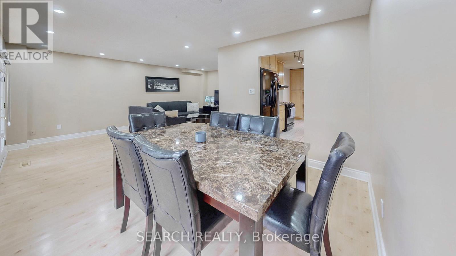 163 Simmons Boulevard, Brampton, Ontario  L6V 3Y2 - Photo 5 - W12371800