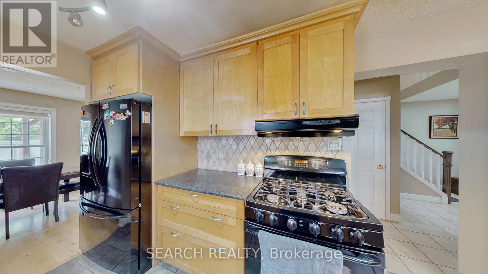 163 Simmons Boulevard, Brampton, Ontario  L6V 3Y2 - Photo 7 - W12371800