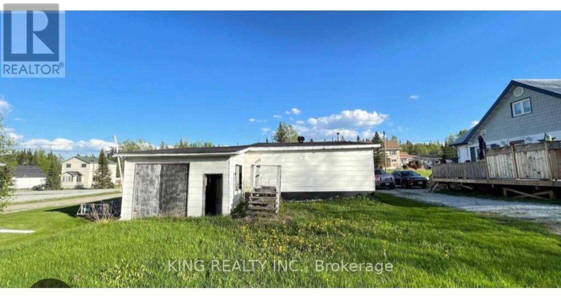 201 Third Avenue, Hornepayne, Ontario  P0M 1Z0 - Photo 2 - X12371830