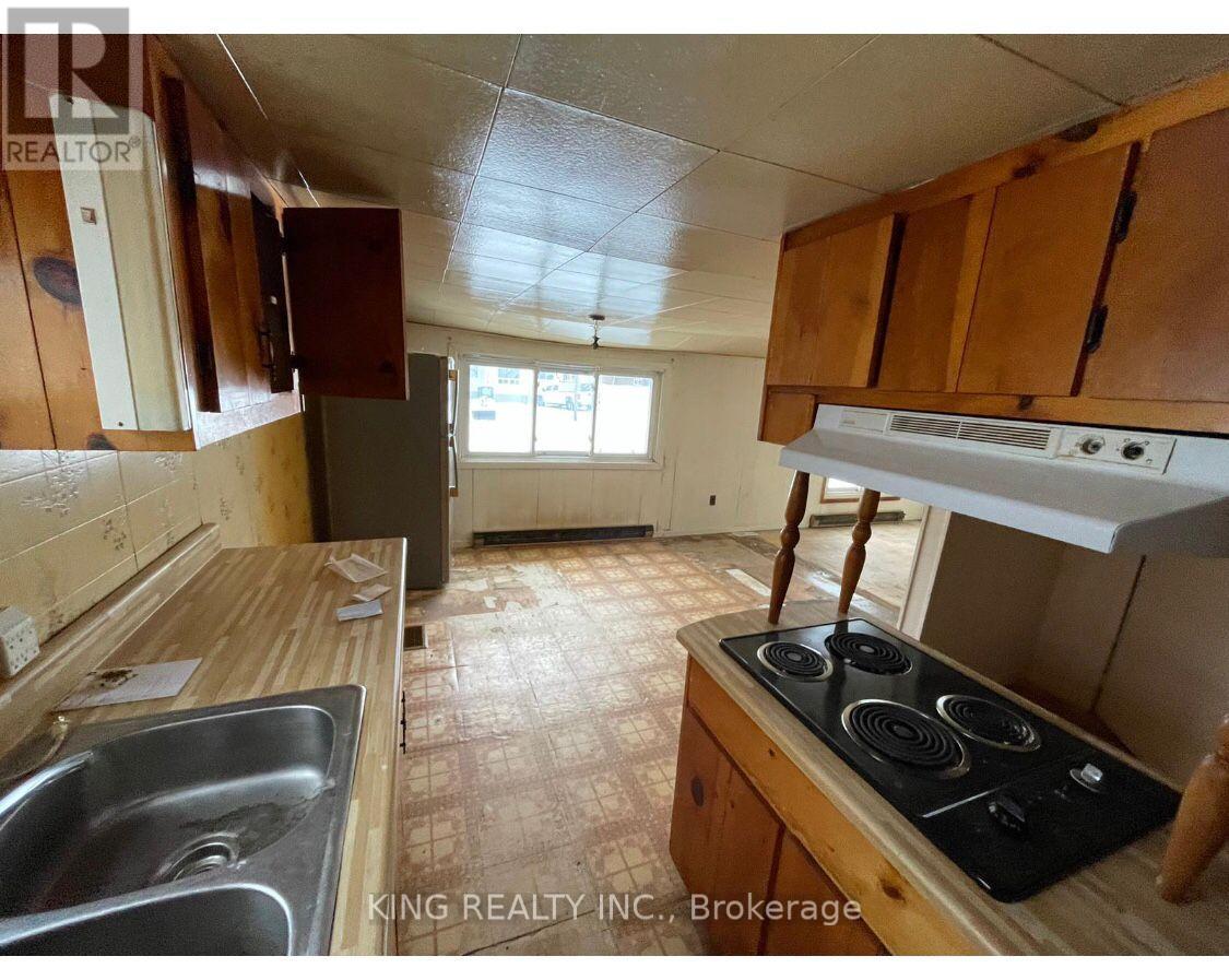 201 Third Avenue, Hornepayne, Ontario  P0M 1Z0 - Photo 8 - X12371830