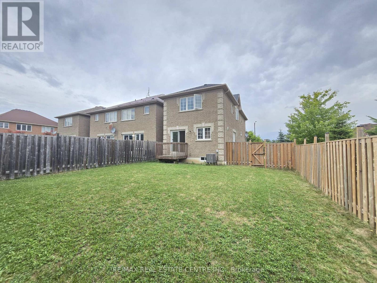 5054 Intrepid Drive, Mississauga, Ontario  L5M 8A5 - Photo 20 - W12370296