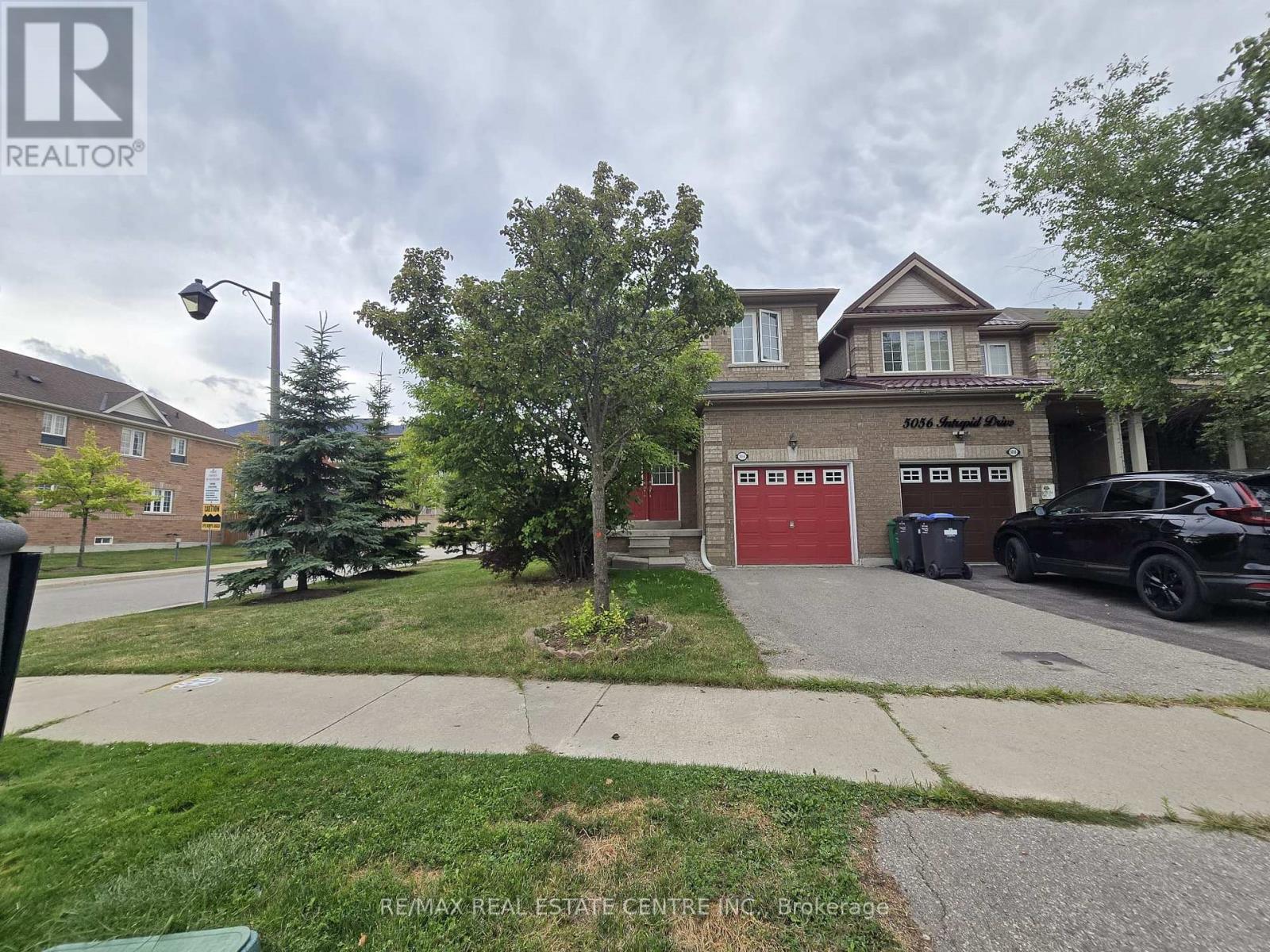5054 Intrepid Drive, Mississauga, Ontario  L5M 8A5 - Photo 24 - W12370296