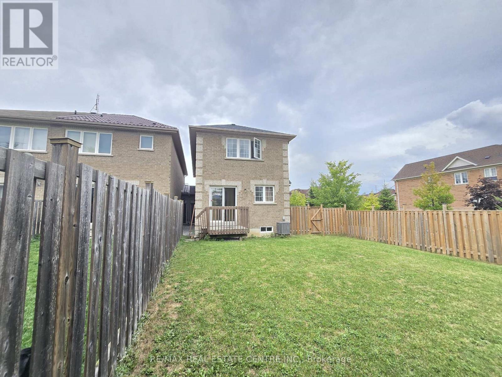 5054 Intrepid Drive, Mississauga, Ontario  L5M 8A5 - Photo 21 - W12370296