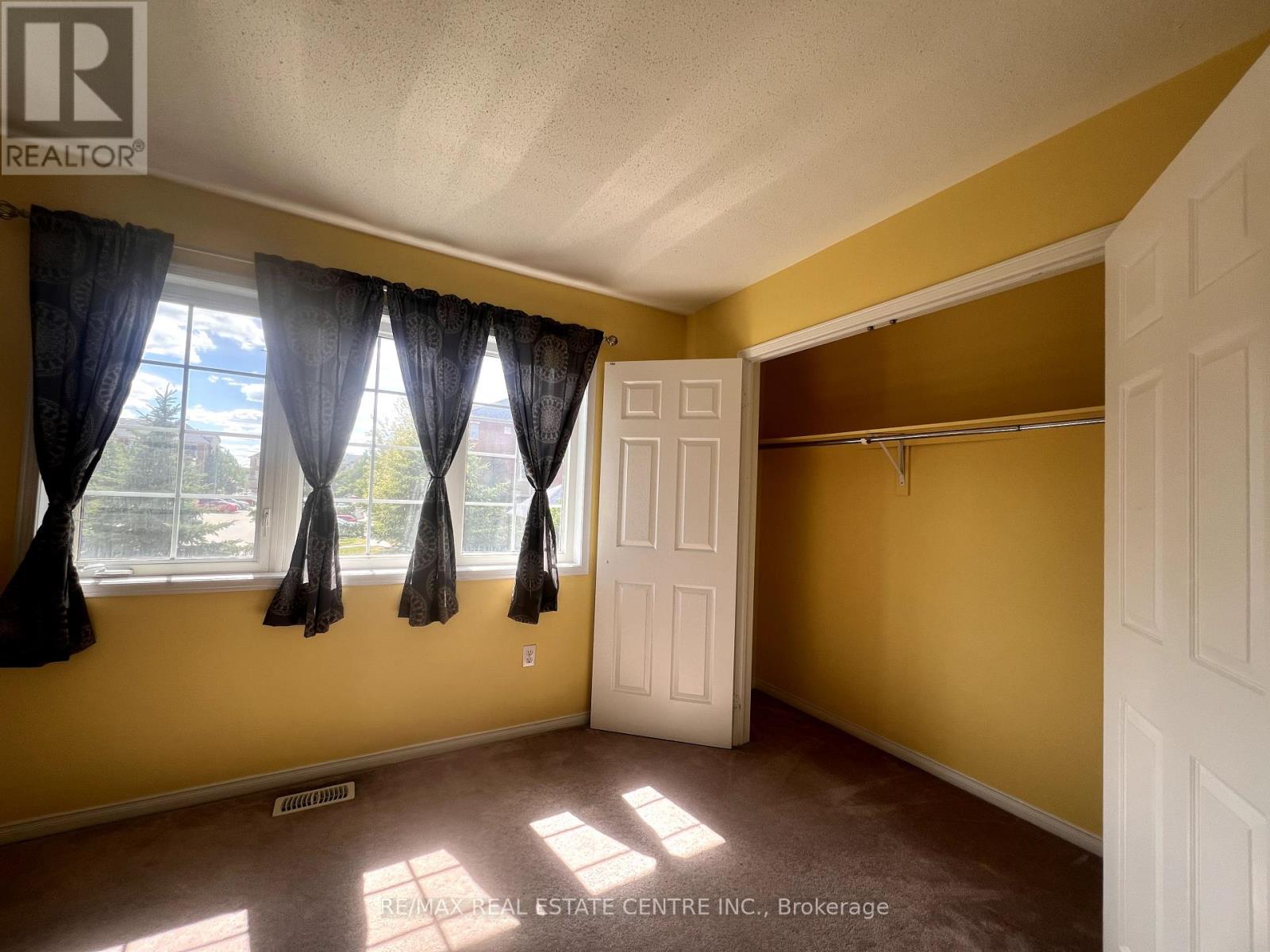 5054 Intrepid Drive, Mississauga, Ontario  L5M 8A5 - Photo 15 - W12370296