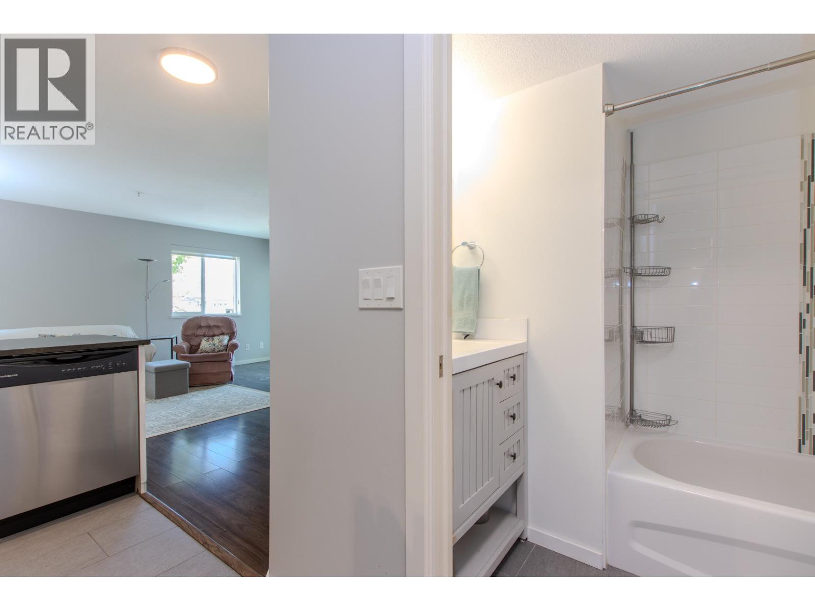 C211 40140 Willow Crescent, Squamish, British Columbia  V8B 0M1 - Photo 14 - R3041678