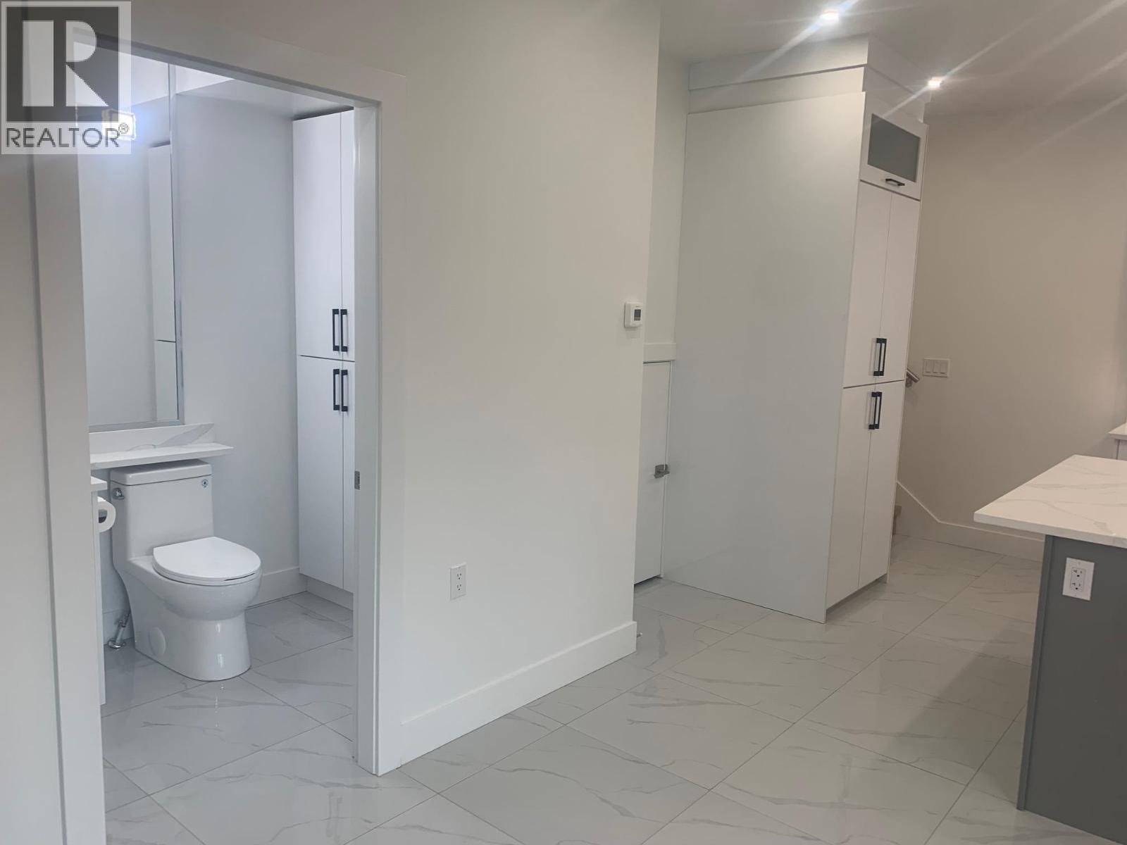 2 2074 E 50th Avenue, Vancouver, British Columbia  V5P 1V3 - Photo 7 - R3041233