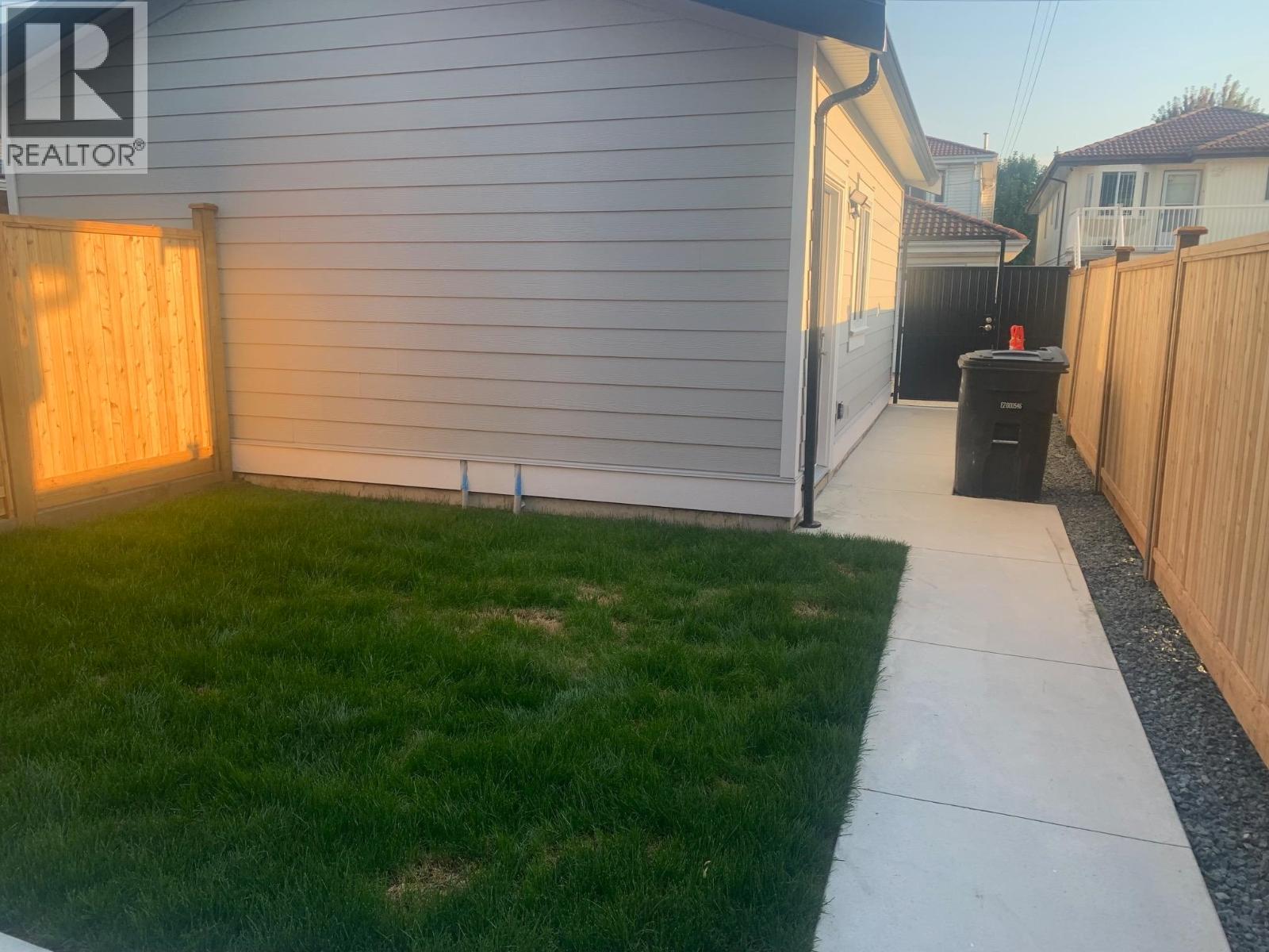 2 2074 E 50th Avenue, Vancouver, British Columbia  V5P 1V3 - Photo 16 - R3041233