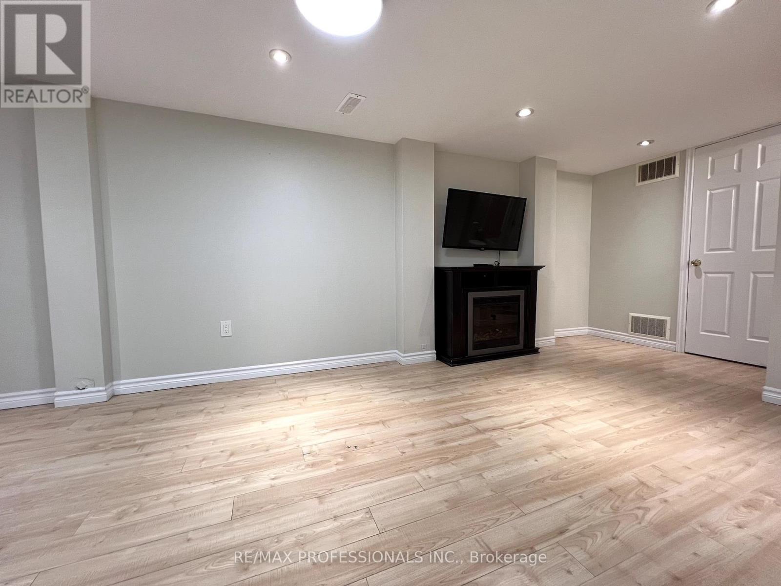 Basement - 3866 Freeman Terrace, Mississauga, Ontario  L5M 6P7 - Photo 12 - W12371848
