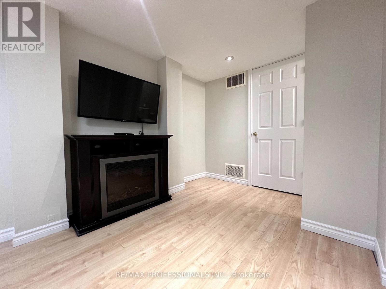 Basement - 3866 Freeman Terrace, Mississauga, Ontario  L5M 6P7 - Photo 8 - W12371848