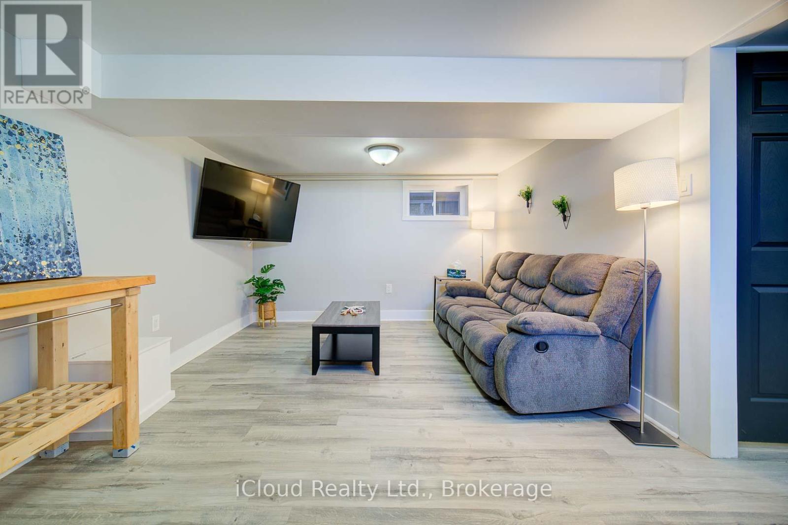 425 English Street, London East, Ontario  N5W 3T4 - Photo 18 - X12358239