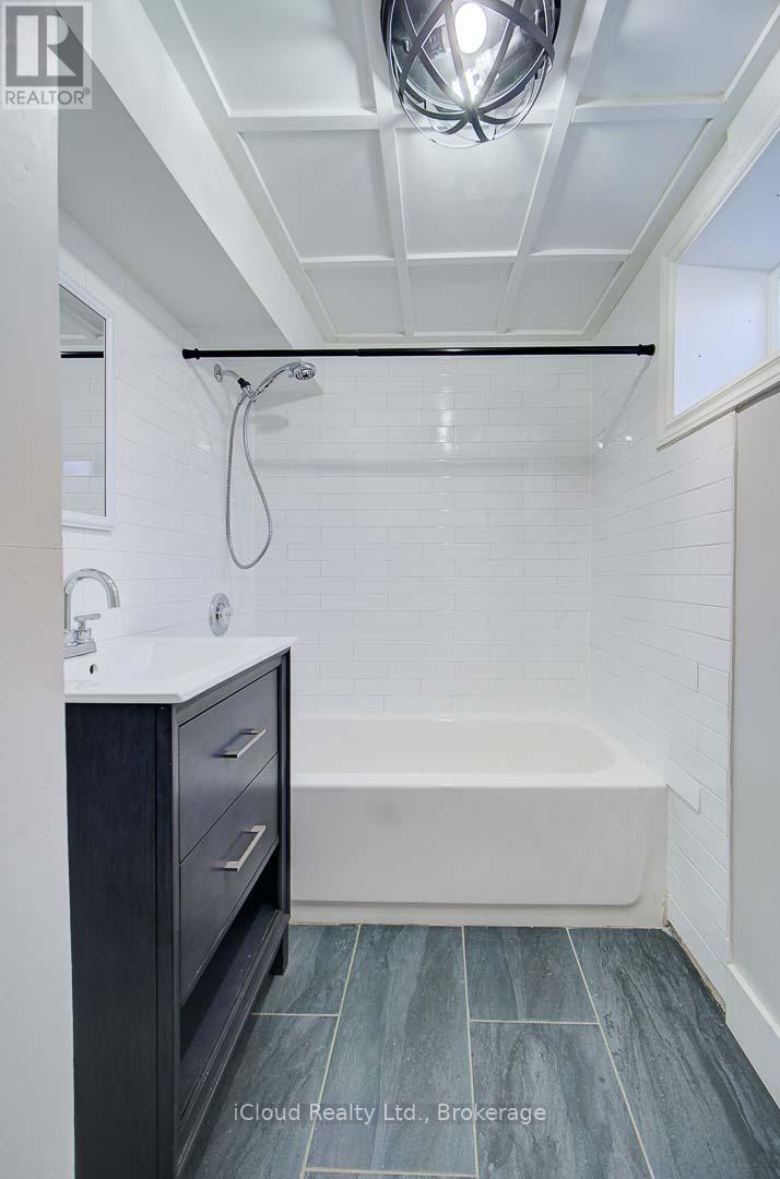 425 English Street, London East, Ontario  N5W 3T4 - Photo 25 - X12358239