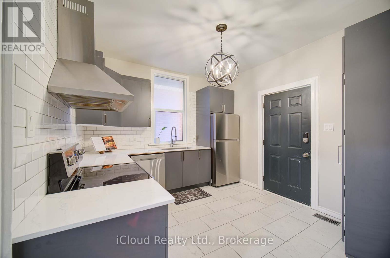 425 English Street, London East, Ontario  N5W 3T4 - Photo 7 - X12358239
