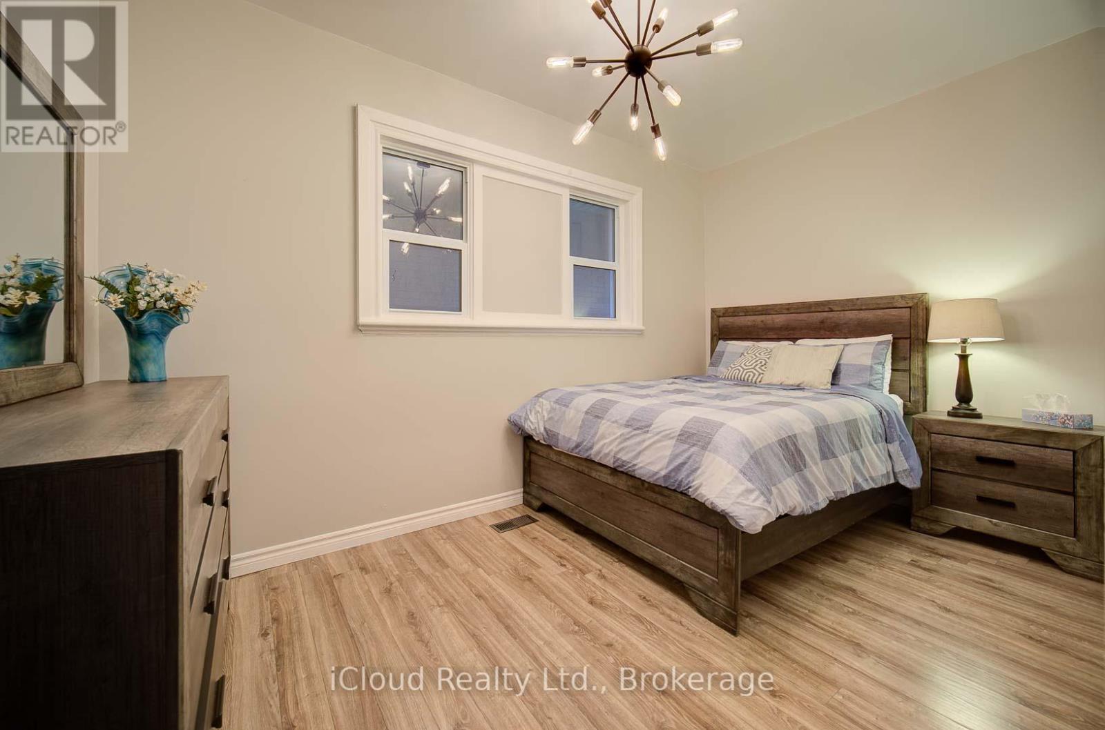 425 English Street, London East, Ontario  N5W 3T4 - Photo 16 - X12358239