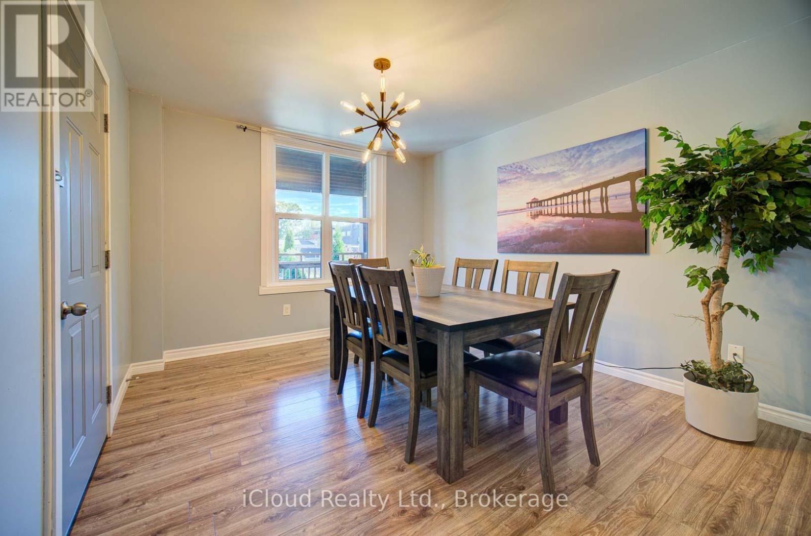 425 English Street, London East, Ontario  N5W 3T4 - Photo 11 - X12358239