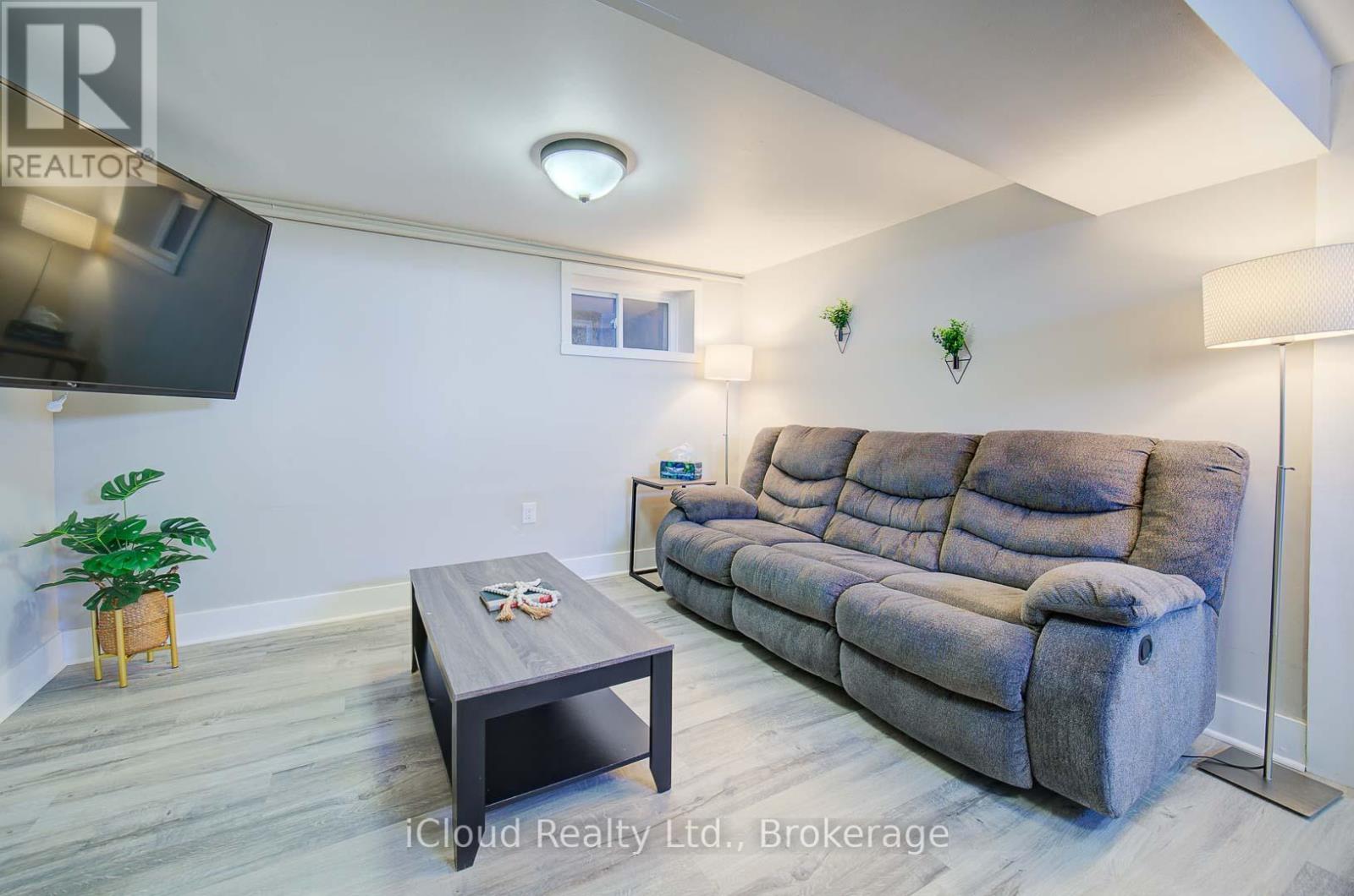 425 English Street, London East, Ontario  N5W 3T4 - Photo 20 - X12358239