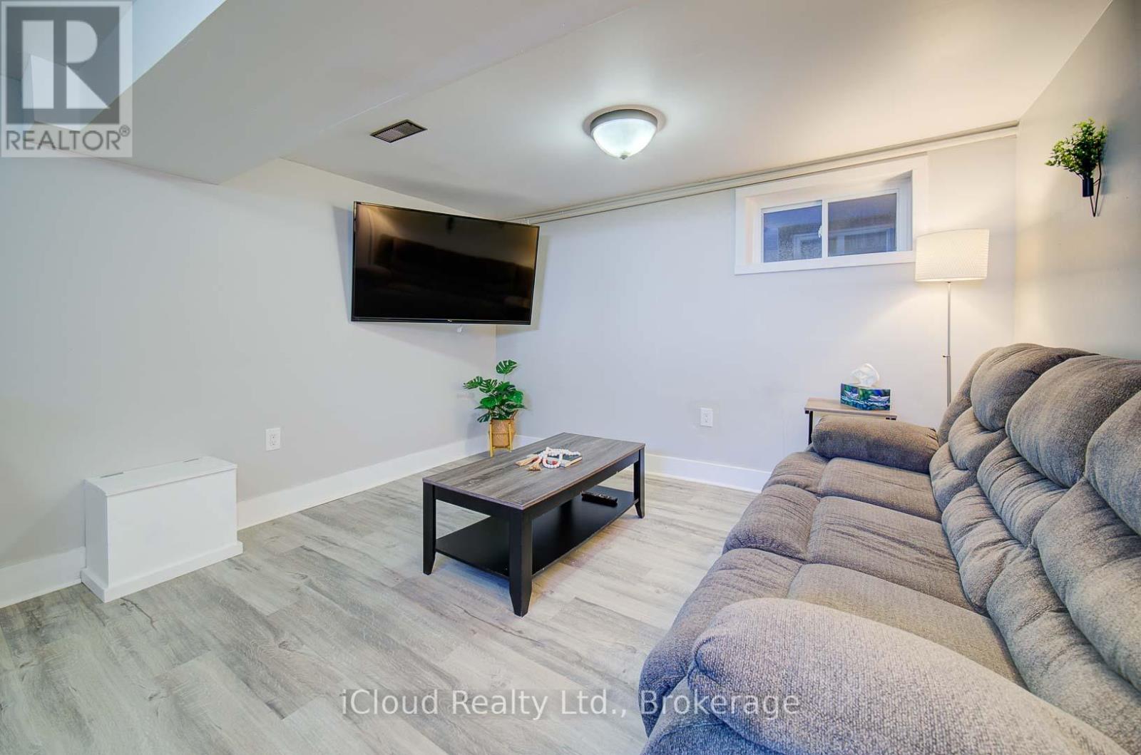 425 English Street, London East, Ontario  N5W 3T4 - Photo 21 - X12358239