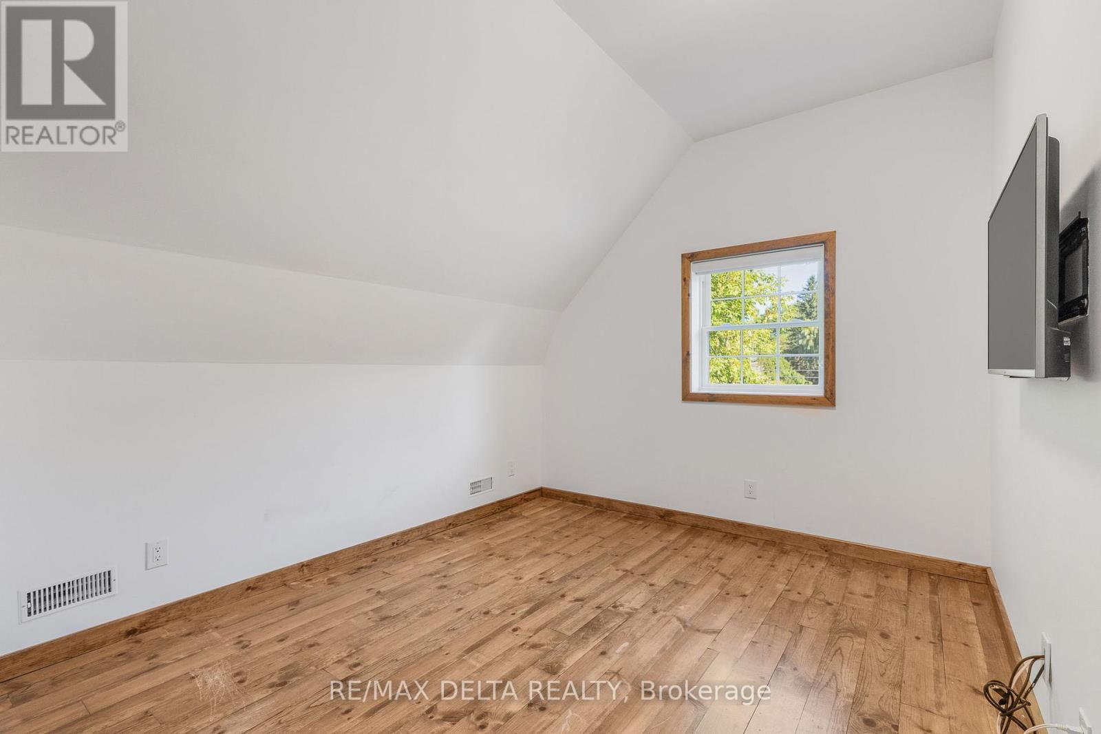 455 Front Road W, Champlain, Ontario  K0B 1K0 - Photo 17 - X12371884