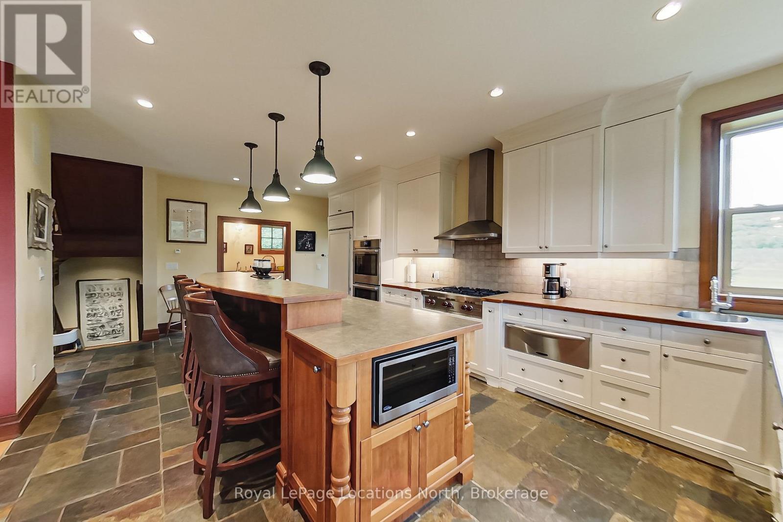 415456 Tenth Line, Blue Mountains, Ontario  N0H 2E0 - Photo 17 - X12371889
