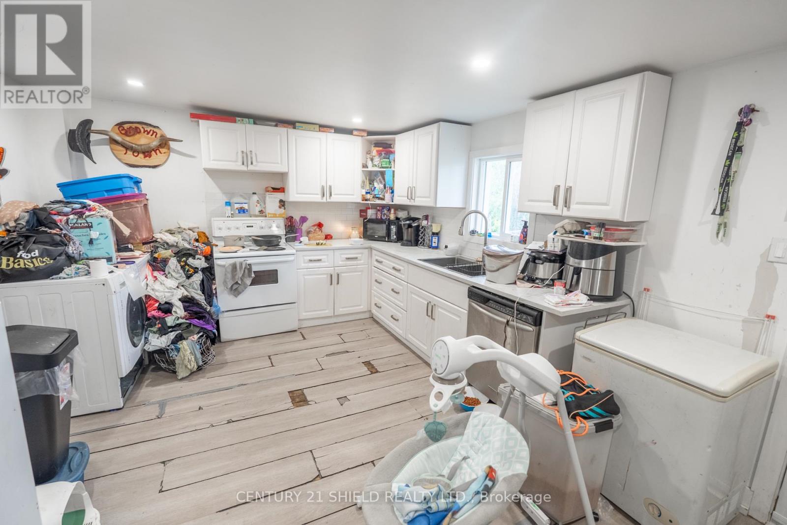 314 Guy Street, Cornwall, Ontario  K6H 4V2 - Photo 2 - X12371868