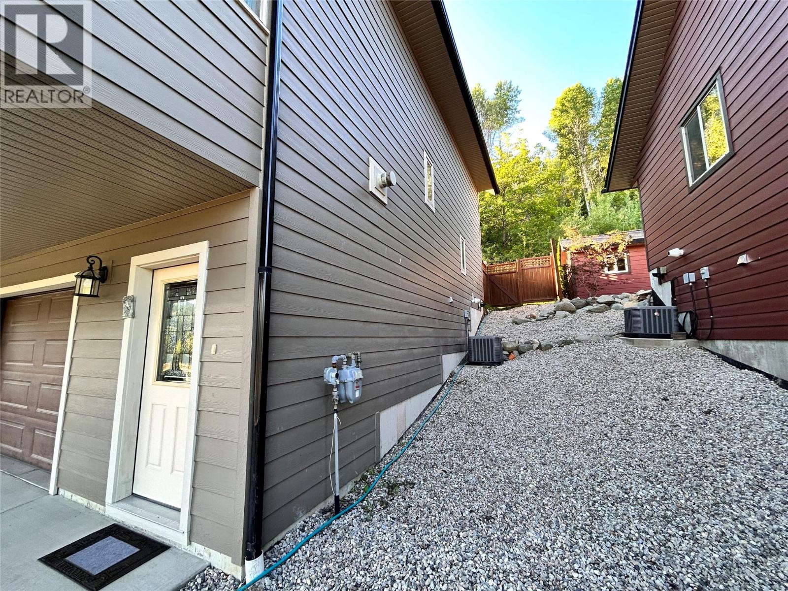 948 Redstone Drive, Rossland, British Columbia  V0G 1Y0 - Photo 4 - 10360464