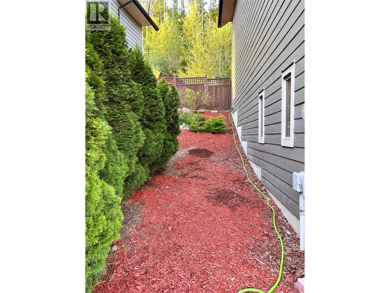 948 Redstone Drive, Rossland, British Columbia  V0G 1Y0 - Photo 5 - 10360464