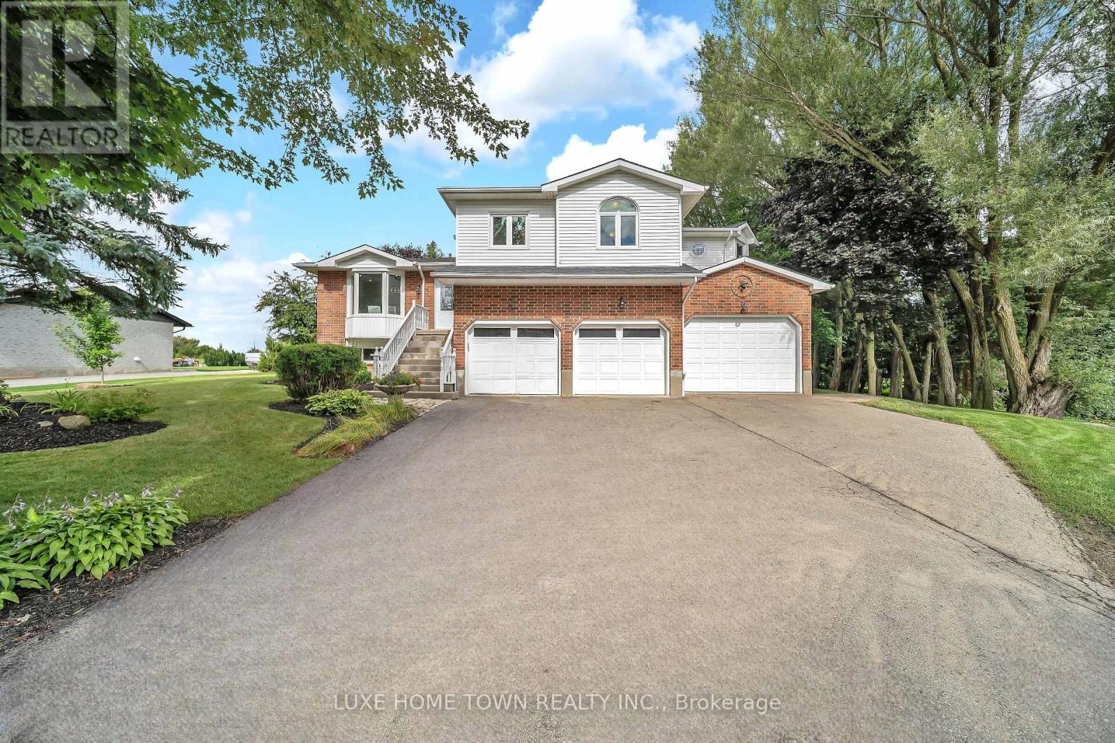 170 Elmslie Place, Centre Wellington, Ontario  N0B 1S0 - Photo 4 - X12371870