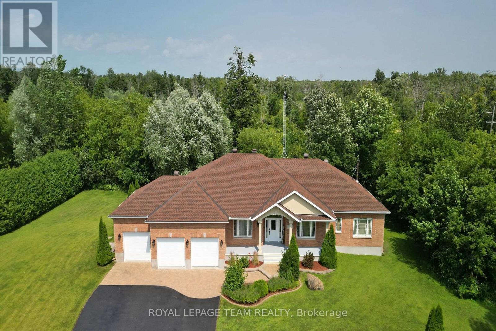 2539 Kearns Way, Ottawa, Ontario  K4P 1R9 - Photo 2 - X12371917