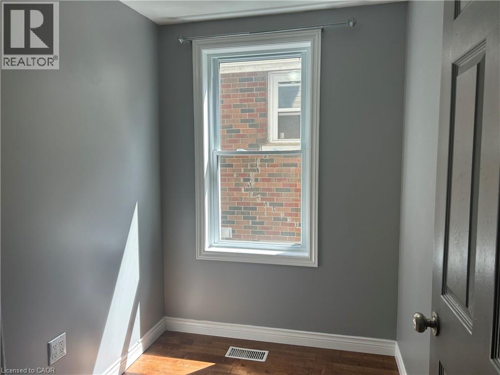 135 Head Street S, Simcoe, Ontario  N3Y 3A3 - Photo 9 - 40763092