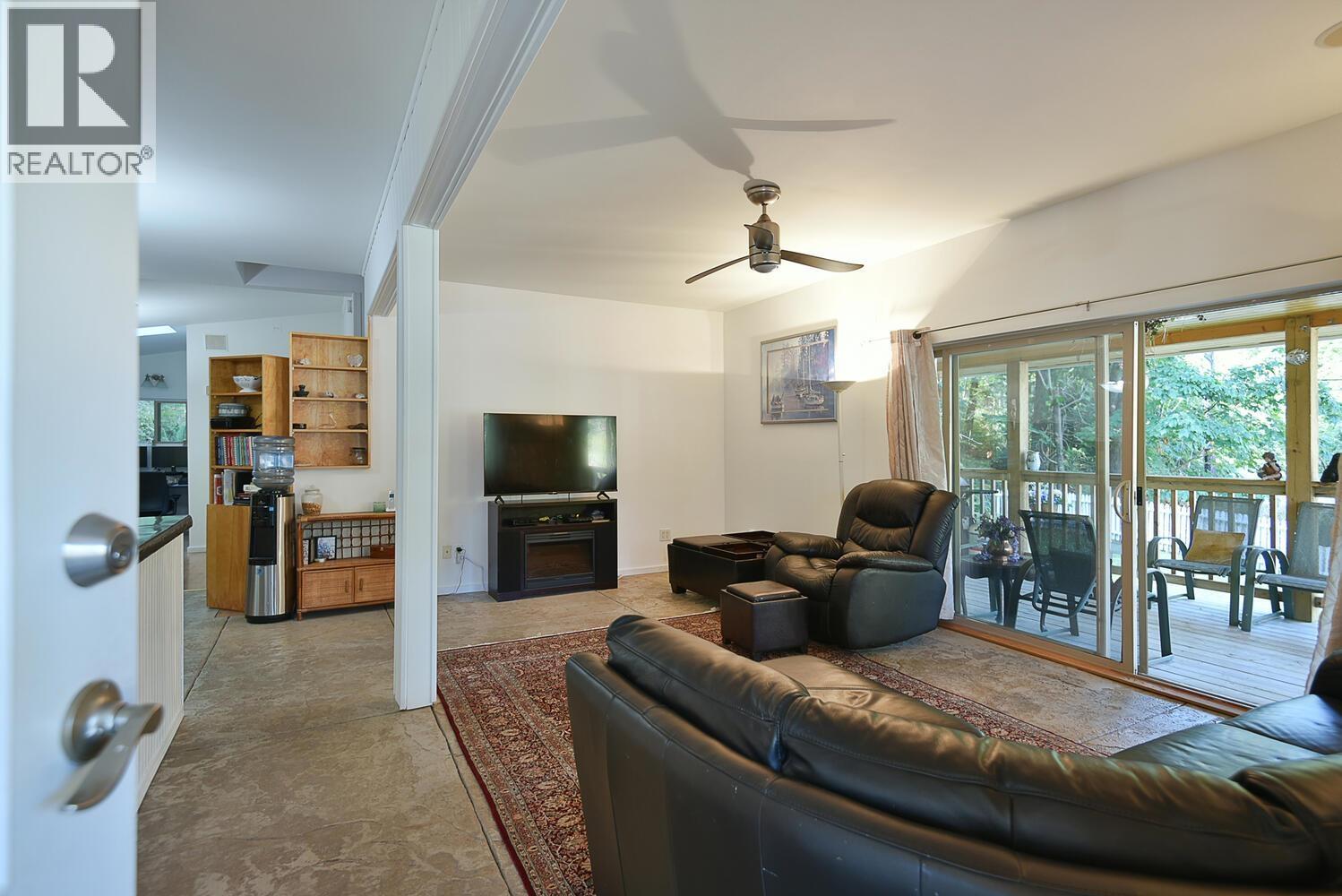 12886 Lagoon Road, Madeira Park, British Columbia  V0N 2H1 - Photo 17 - R3041460