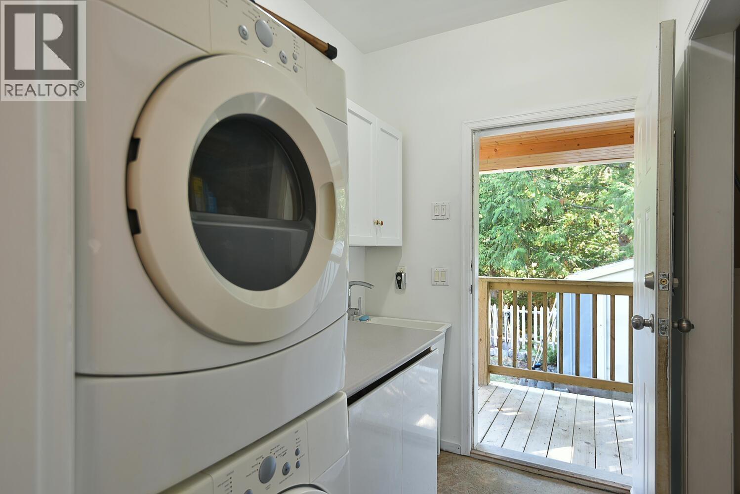 12886 Lagoon Road, Madeira Park, British Columbia  V0N 2H1 - Photo 31 - R3041460