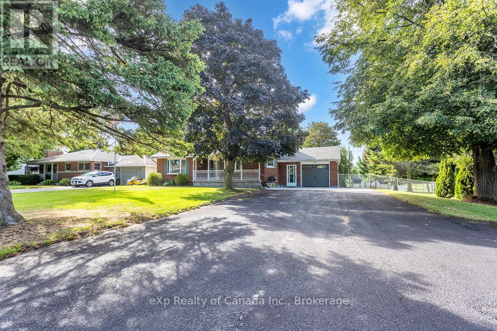 154 Main Street, Norfolk, Ontario  N0J 1E0 - Photo 2 - X12371914