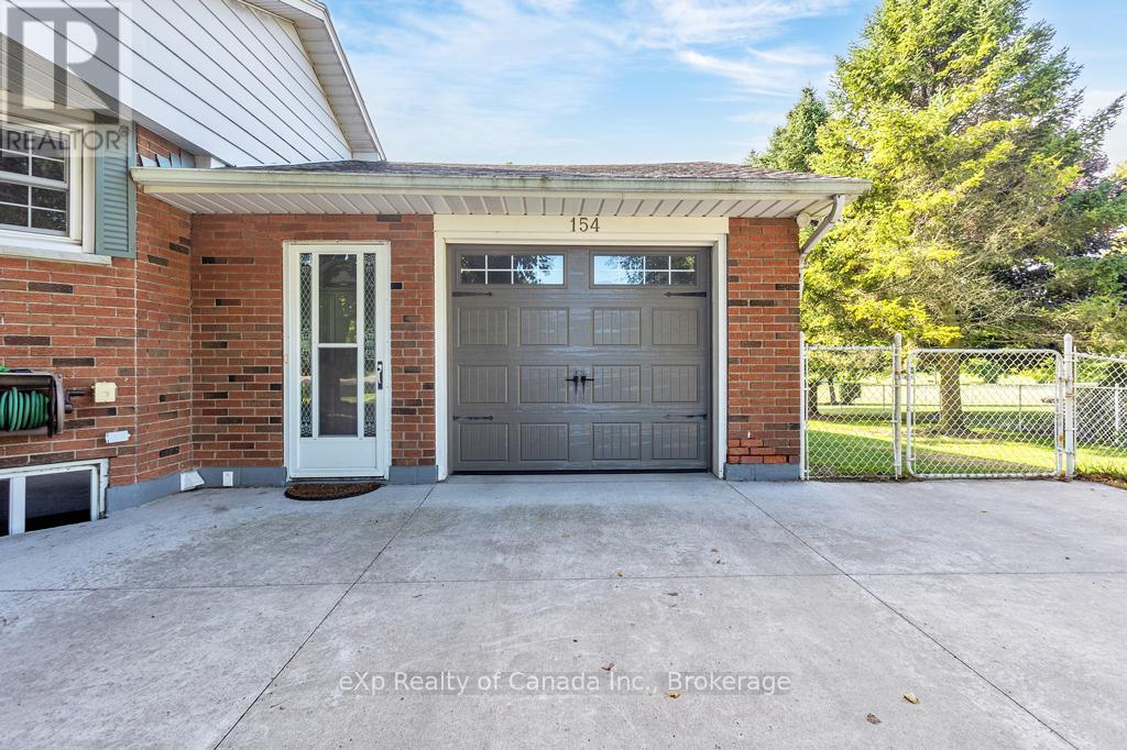 154 Main Street, Norfolk, Ontario  N0J 1E0 - Photo 4 - X12371914