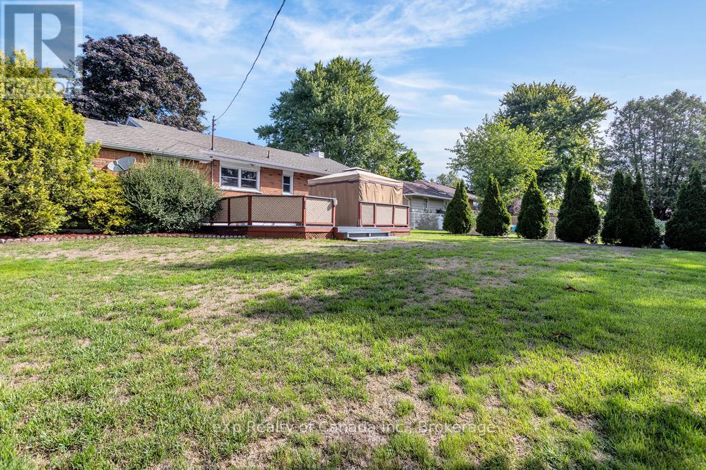 154 Main Street, Norfolk, Ontario  N0J 1E0 - Photo 6 - X12371914