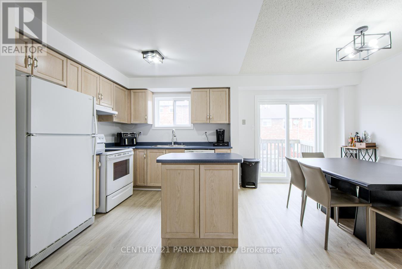 26 Kelso Crescent, Vaughan, Ontario  L6A 2C7 - Photo 8 - N12371915