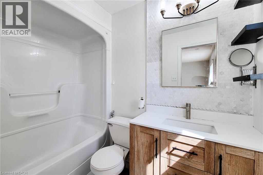 69 Peachwood Crescent, Stoney Creek, Ontario  L8E 5Z7 - Photo 17 - 40764791