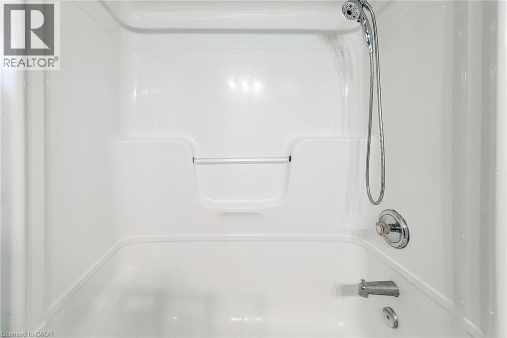 69 Peachwood Crescent, Stoney Creek, Ontario  L8E 5Z7 - Photo 23 - 40764791