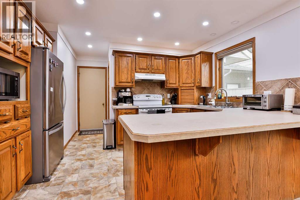 93 Coachwood Road W, Lethbridge, Alberta  T1K 6B4 - Photo 16 - A2245693