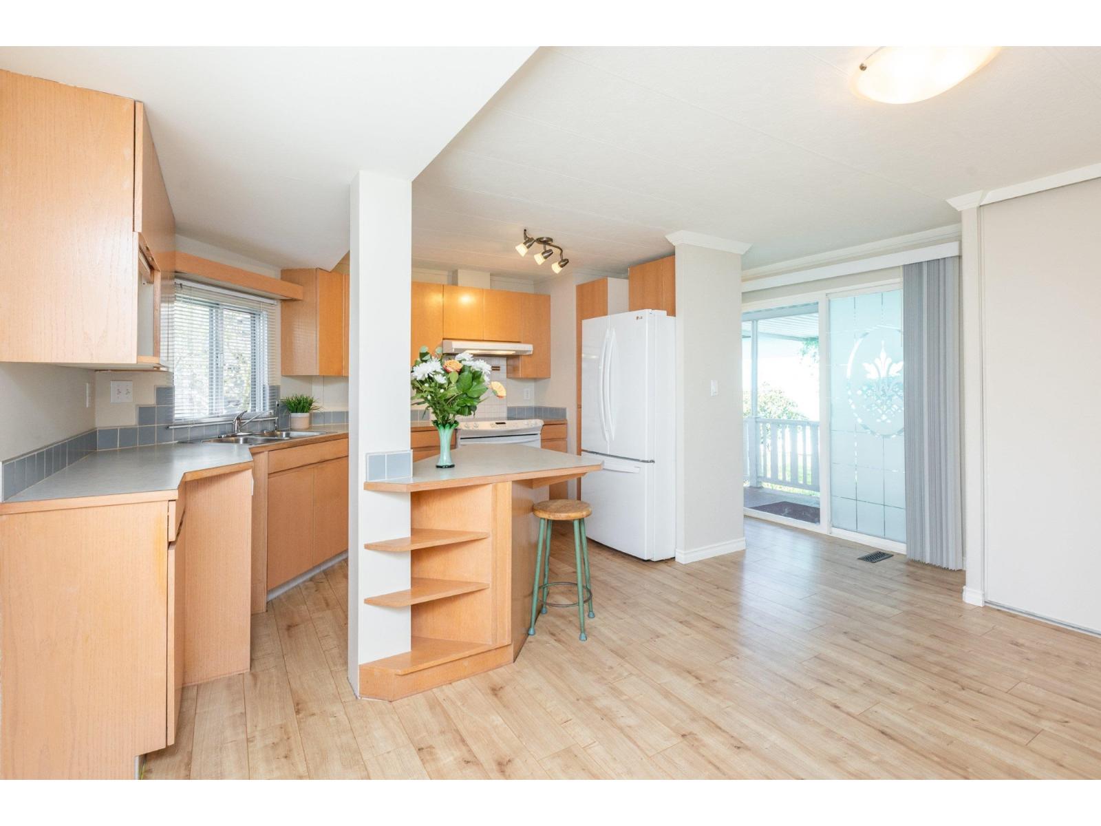 2102 Cumbria Drive, Surrey, British Columbia  V4A 5K3 - Photo 6 - R3010140