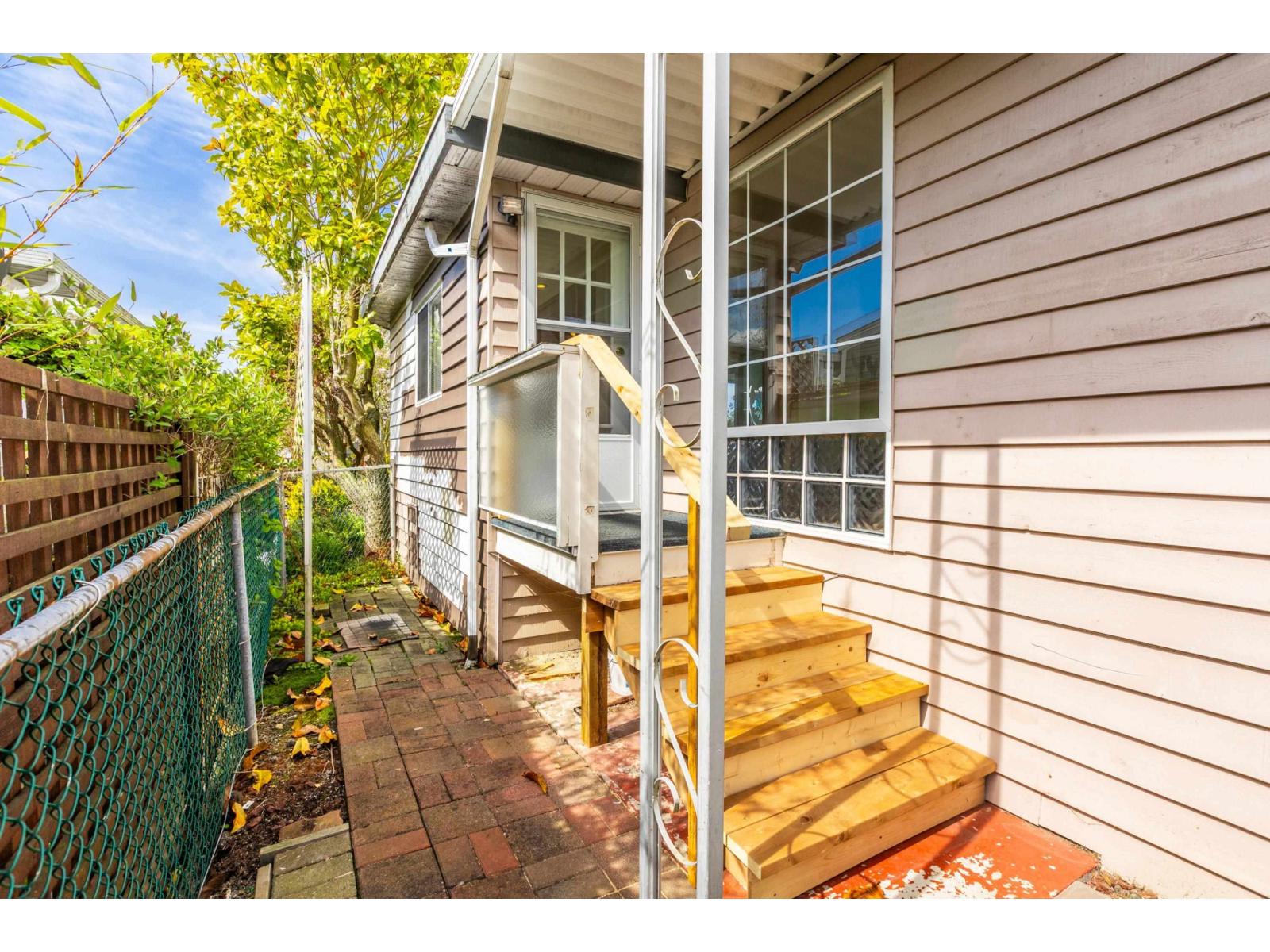 2102 Cumbria Drive, Surrey, British Columbia  V4A 5K3 - Photo 30 - R3010140